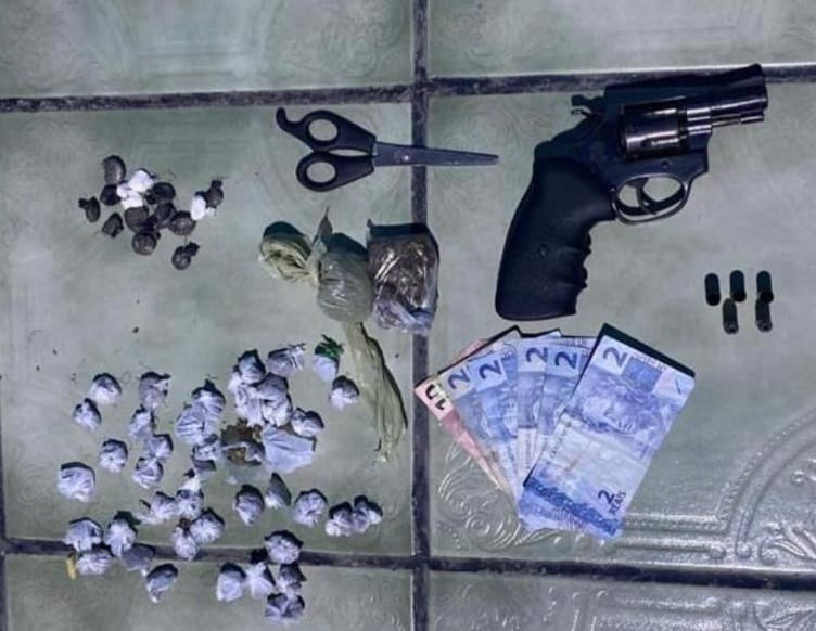 Homem morre em troca de tiros com PMs em São Gonçalo