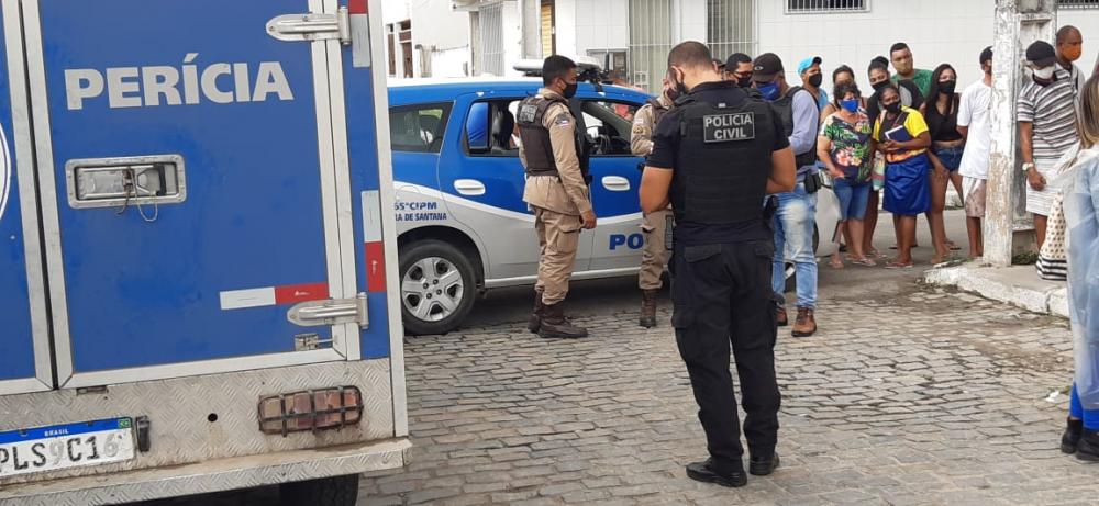 Homem de 23 anos assassinado no Feira 7 nesta quinta.