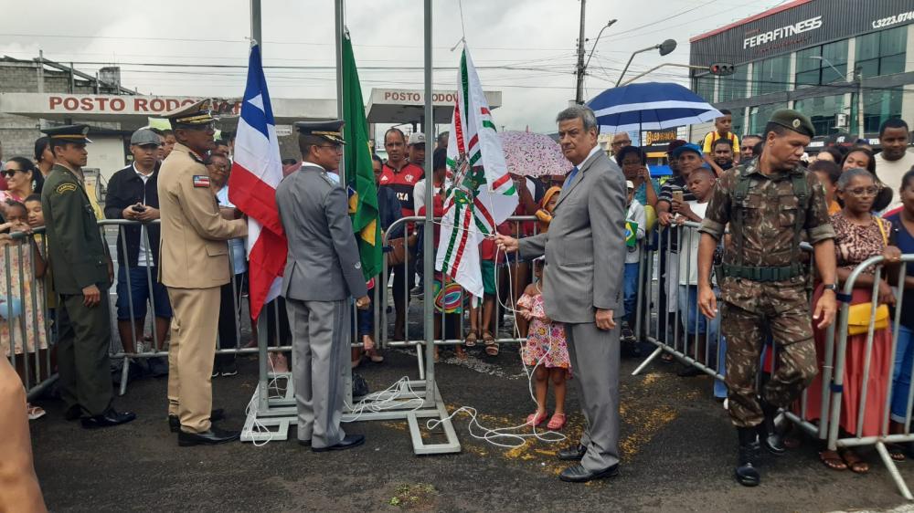 Desfile em comemoração à Independência do Brasil é iniciado em Feira de Santana