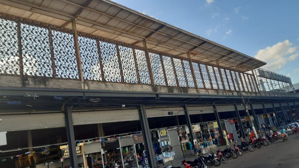 Prefeitura e parceiros buscam solução para ambulantes do Shopping Cidade das Compras