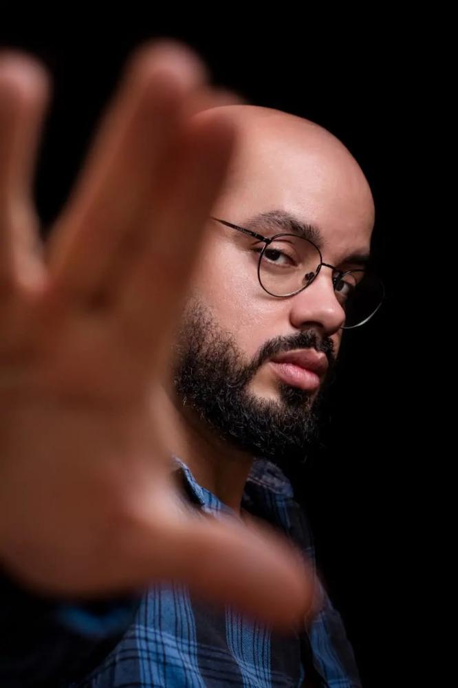 Livro de escritor feirense convida leitor a percorrer os caminhos sinuosos das emoções humanas em uma aventura sobre duas rodas