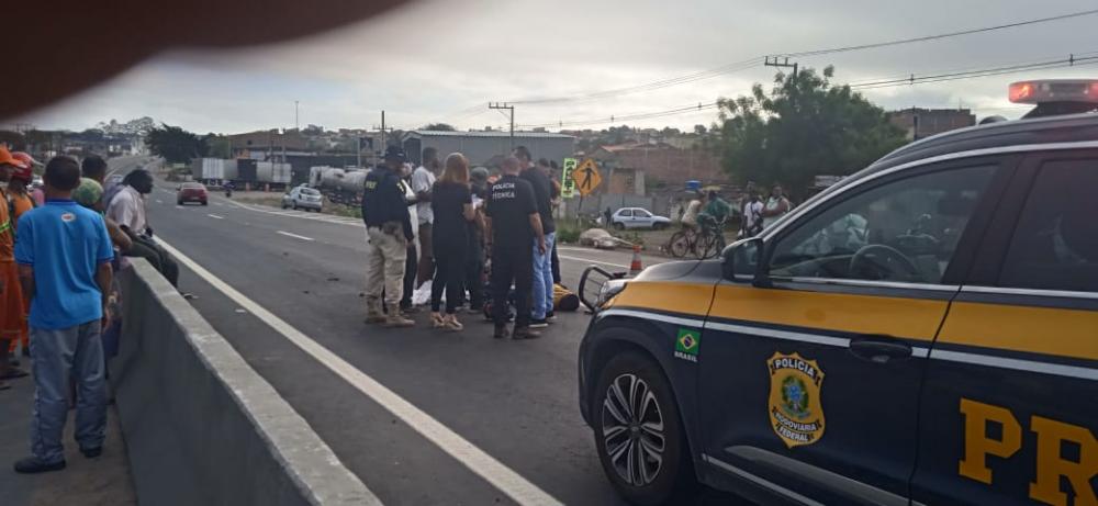 Homem morre após colidir com animal na pista em Feira de Santana