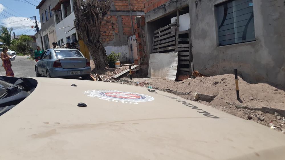 Vendedor de ovos e frutas é assassinado com cerca de 18 tiros no bairro Jardim Cruzeiro em Feira de Santana