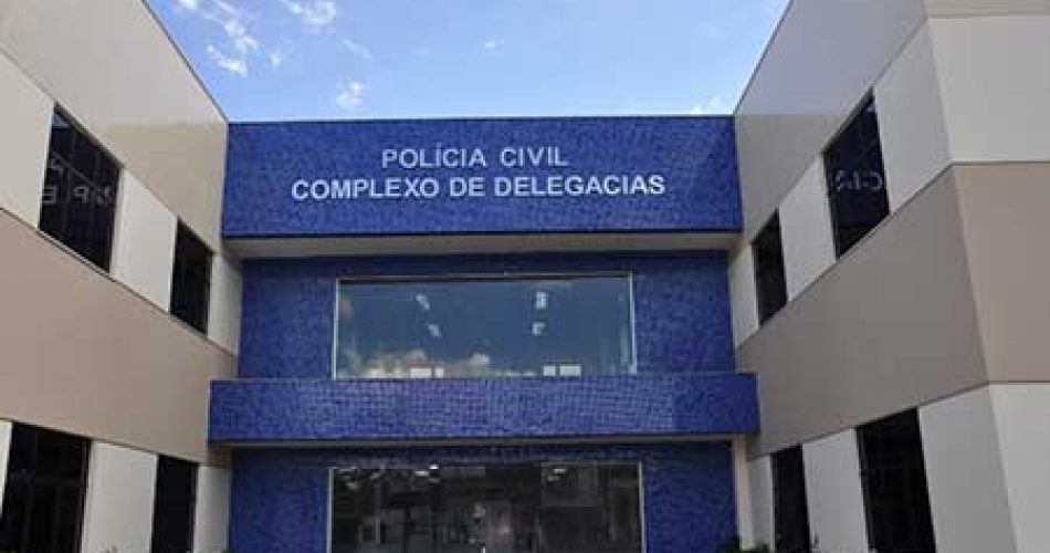 Polícia apreende carro branco que pode esta sendo usado em homicídios em Feira de Santana 