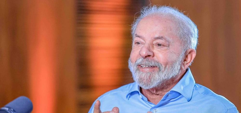 Lula deixa hospital após receber alta antecipada neste domingo