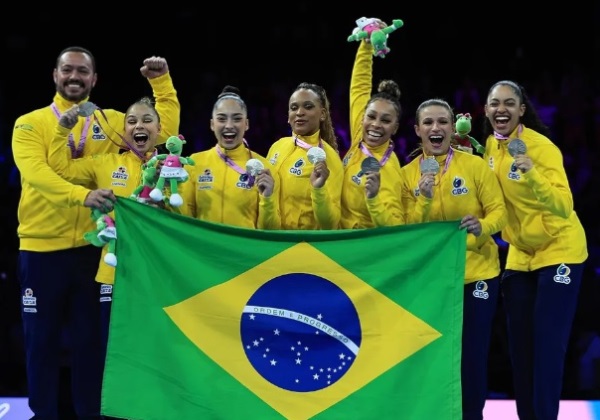 Brasil conquista medalha de prata inédita por equipes no mundial de ginástica