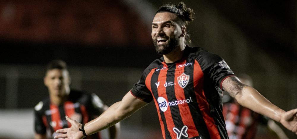 Dentro de casa, Vitória vence o Guarani e vê acesso cada vez mais próximo