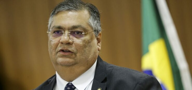 Flávio Dino mobiliza Força Nacional para atuar no combate a incêndios no Amazonas