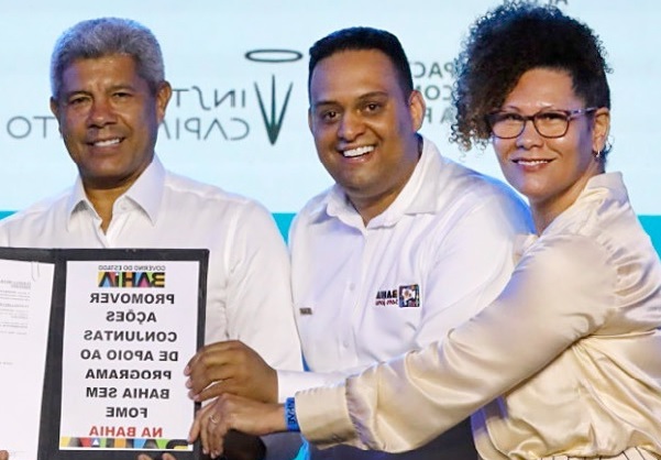 Jerônimo assina documento que institui o Programa Bahia Sem Fome; projeto será enviado à Alba