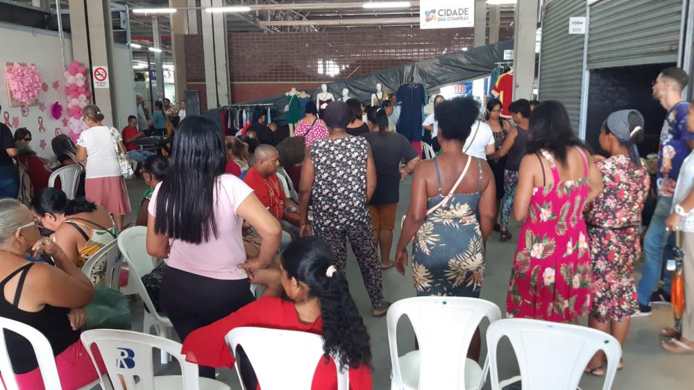 Evento no Shopping Popular oferece serviços essenciais e encaminhamentos para as mulheres do comércio de Feira de Santana
