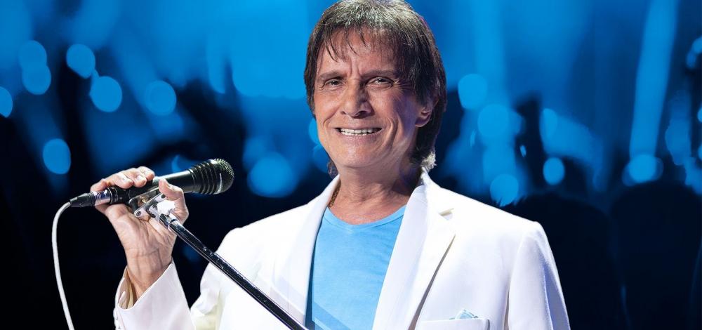 Roberto Carlos faz show em Salvador bem pertinho do Natal