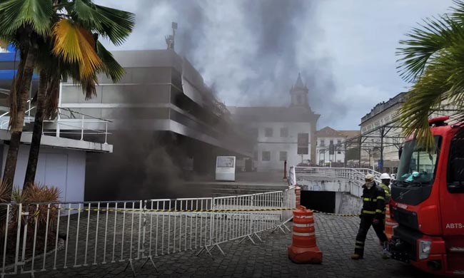 Incêndio atinge Prefeitura de Salvador e Elevador Lacerda é fechado