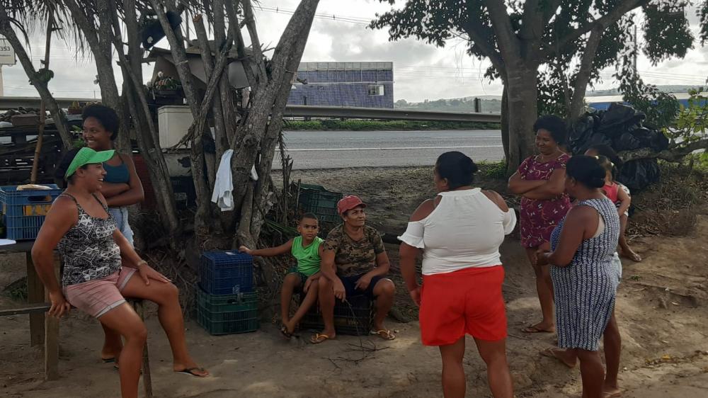 Via bahia proíbe comércio de frutas as margens da Br 324 e ganha na justiça reintegração de posse.