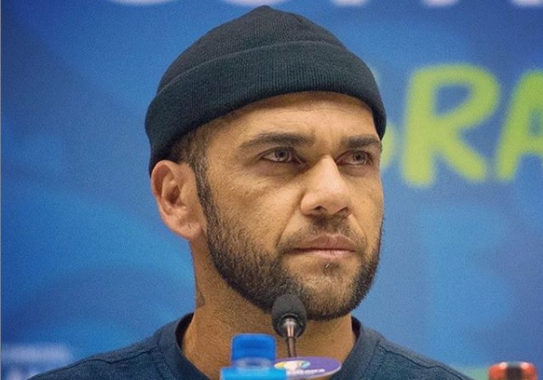 Preso e aguardando julgamento, Daniel Alves ganha processo e recebe R$ 17 milhões