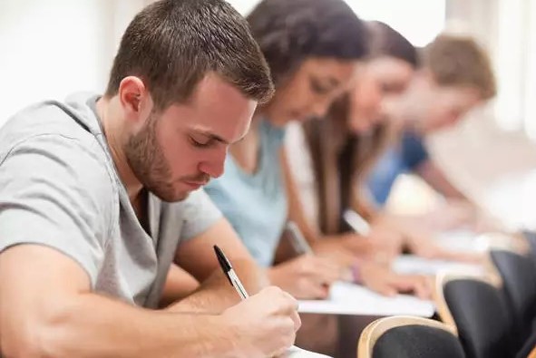 Prazo para se inscrever em vagas remanescentes do FIES termina nesta quinta-feira (30)