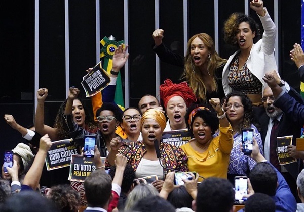 Bancada baiana aprova em massa PL que torna Dia da Consciência Negra como feriado nacional