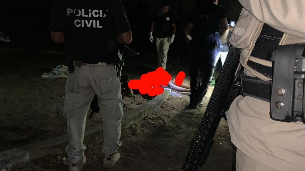 Adolescente é abatido com vários tiros em residencial no Asa Branca