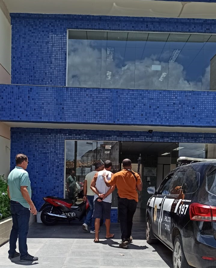 Homem é preso no centro de Feira de Santana em cumprimento a mandado expedido em Pernambuco