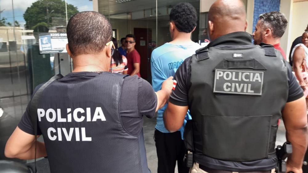 Casal suspeito de homicidio é preso no centro da cidade de Feira de Santana 