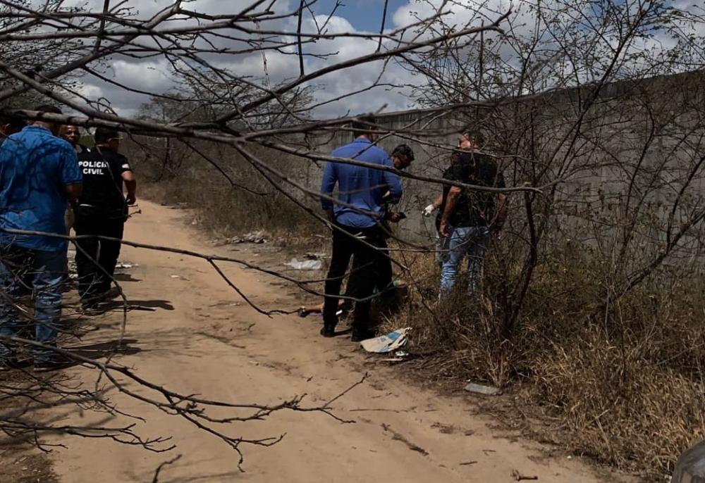 Identificada designe de unhas assassinada com 25 tiros em Feira de Santana