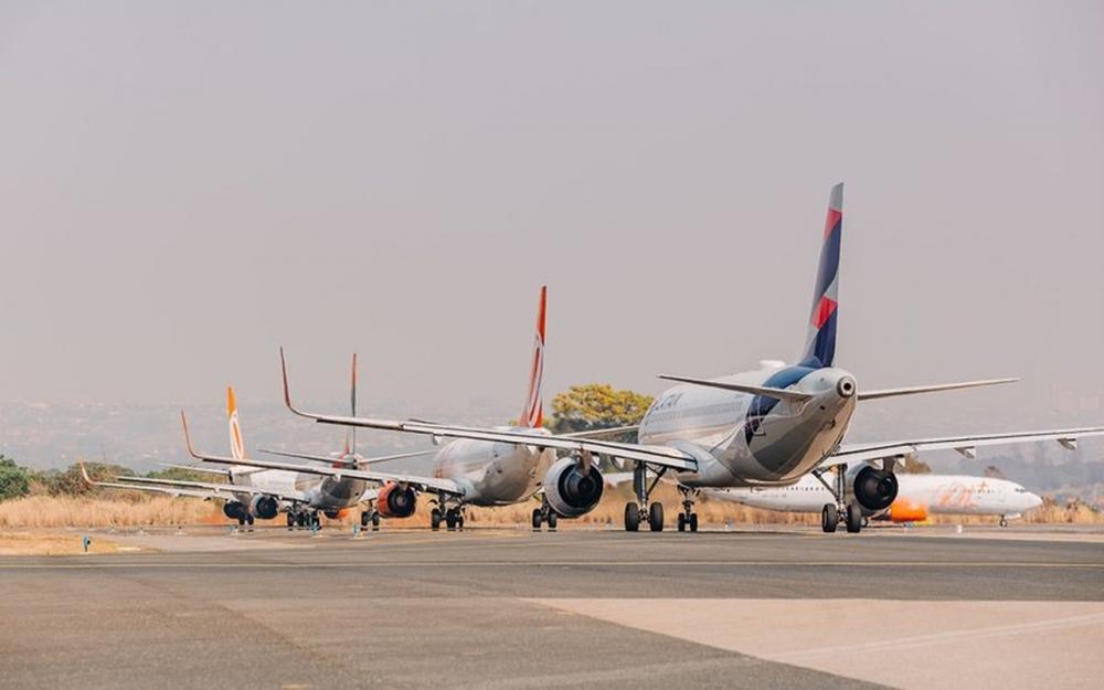 Brasil terá redução nos preços das passagens aéreas e 120 novos aeroportos até 2026