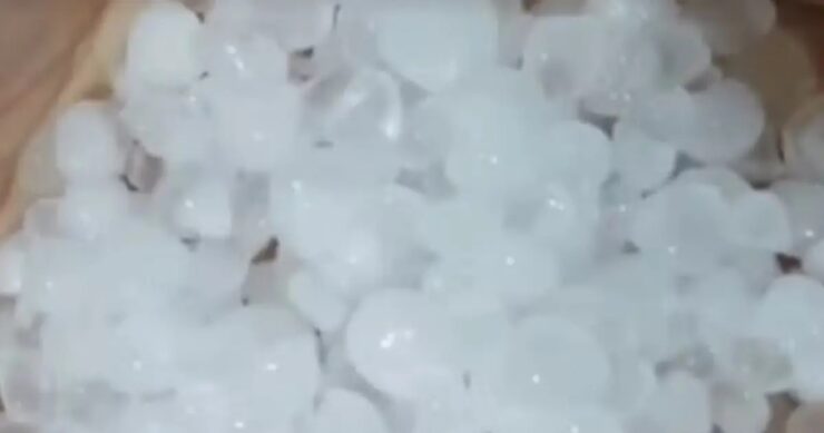 Barreiras registra chuva de granizo e mais de três mil raios após 3ª onda de calor