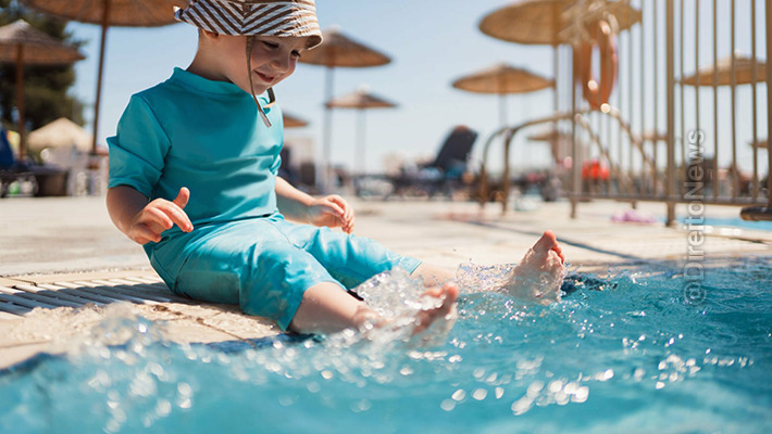 Comissão aprova multa para quem deixar menor de 12 anos sozinho em veículo ou área comum de condomínio 