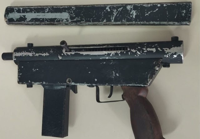 Polícia apreende uma submetralhadora no Campo Limpo. 