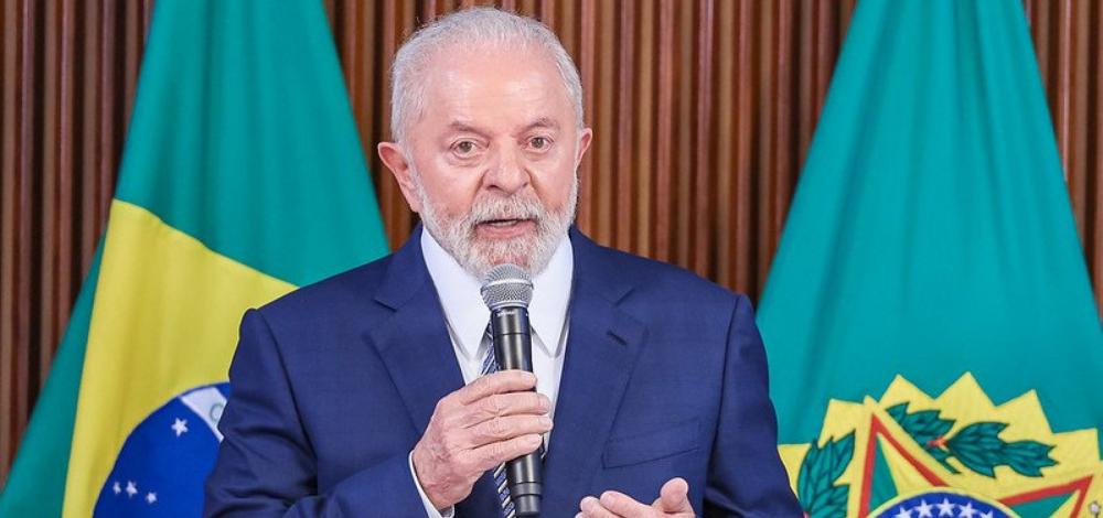 Lula sanciona com vetos lei que flexibiliza registro de agrotóxicos no país