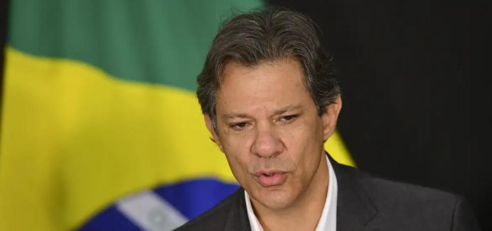 Passagens aéreas pressionam inflação e preocupam governo, diz Haddad