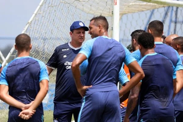 Frágil em 2023, defesa do Bahia precisará da atenção de Ceni no próximo ano