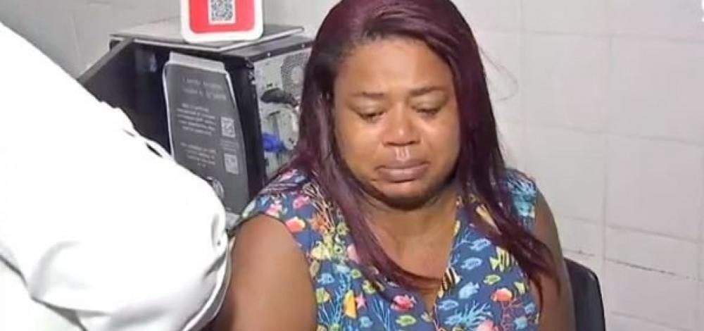 Mãe de vítima da dengue é a primeira pessoa vacinada contra a doença no Brasil