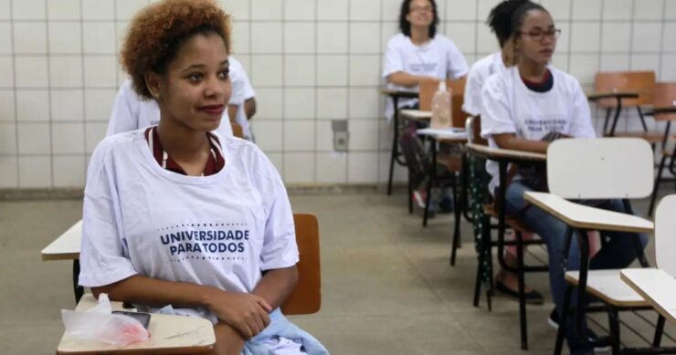 Mais de 18 mil estudantes são beneficiados pelo programa Universidade Para Todos em 2023