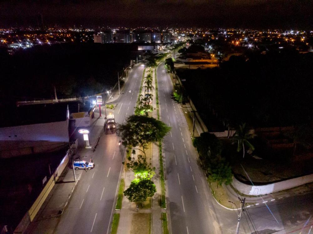 PM conduz duas pessoas por desobediência no 3º dia do Toque de Recolher, em Feira