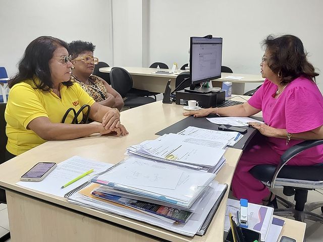 APLB questiona realização de formação de professores durante férias da categoria