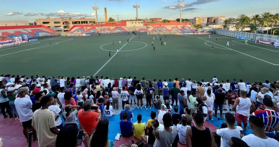 Governador Jerônimo Rodrigues prestigia abertura do Campeonato Baiano em Feira de Santana