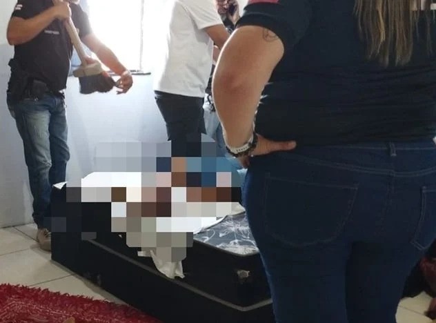 Homem é encontrado morto em cima de cama no bairro Gabriela