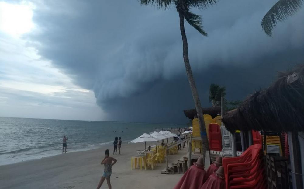 Defesa Civil do Estado alerta para chuvas intensas que atingem Bahia