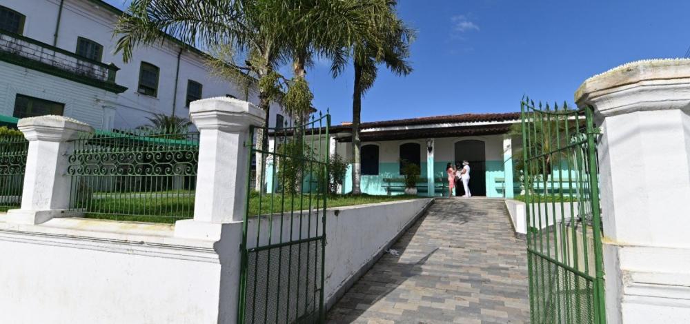 Prefeitura de Santo Amaro afasta funcionárias de hospital após corpo de recém-nascido ser encontrado no lixo