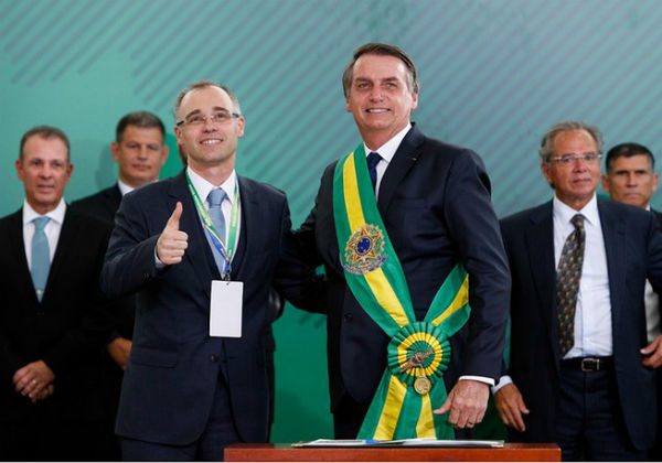 Bolsonaro orienta André Mendonça a tentar diminuir resistência no Senado