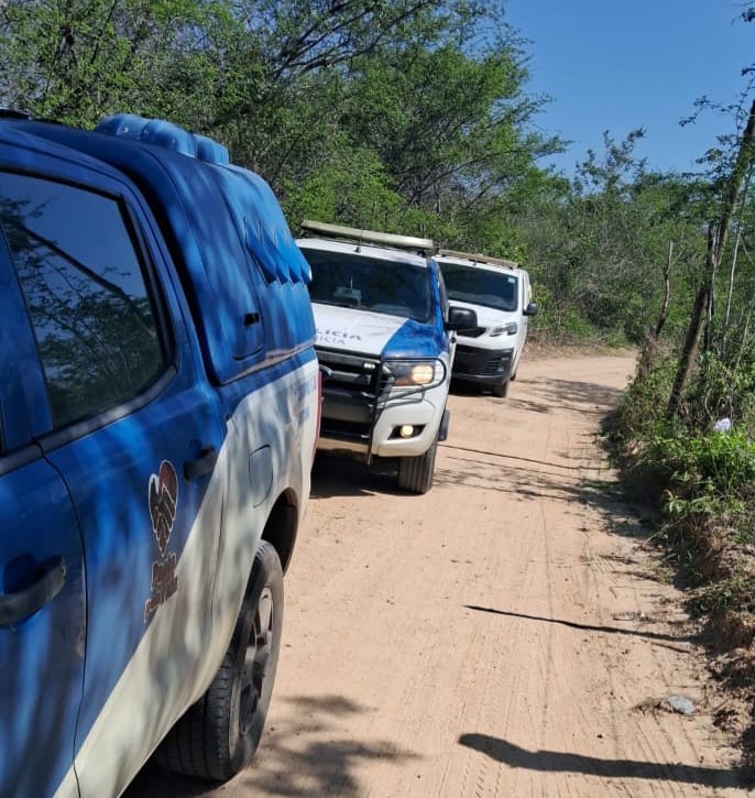 Homem encontrado com as mãos amarradas e vários tiros na zona rural