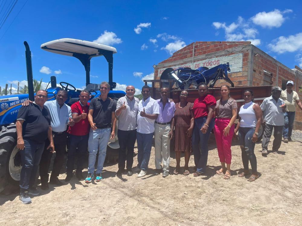 Tócos fortalece sua agricultura com a chegada de trator e implementos agrícolas fruto de emenda parlamentar