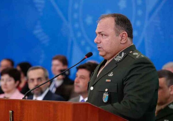 Comandante do Exército já tem o apoio de alto comando para punir Pazuello