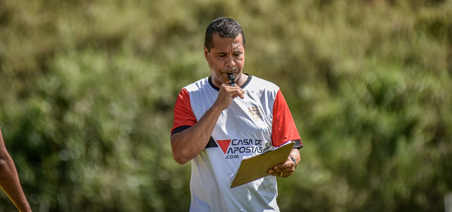 Vitória estreia na Série B com missão de fazer diferente dos últimos anos