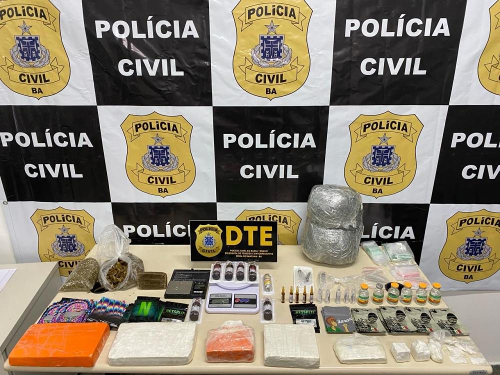 Traficantes presos com mais de 10 quilos de drogas em Feira 