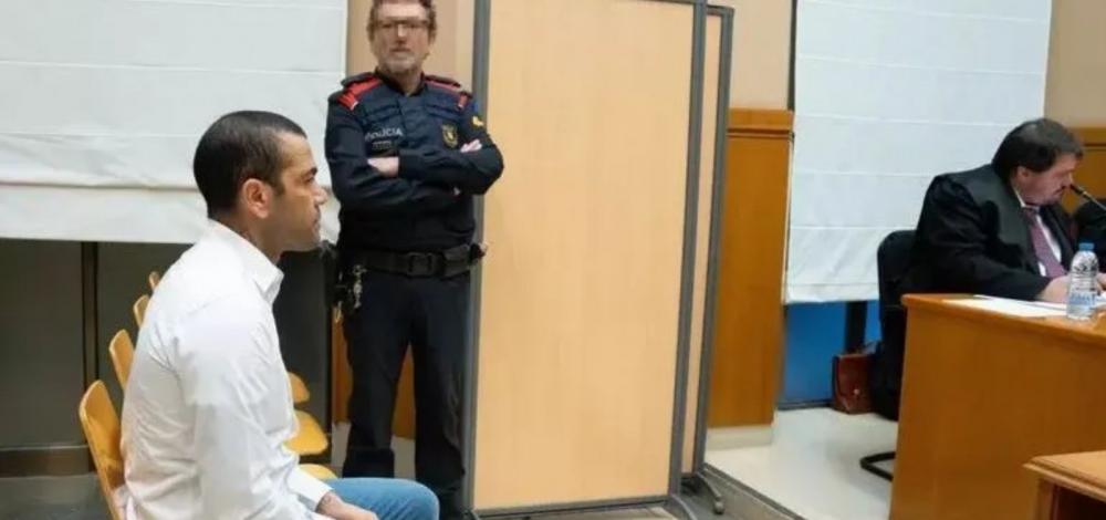 Daniel Alves chora durante depoimento e diz que mentiu na audiência de instrução para preservar casamento