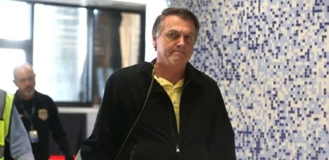 Vídeo apreendido pela PF mostra Bolsonaro e ministros discutindo golpe 