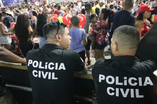 Dupla é presa em flagrante por furto de iPhone no Carnaval de Salvador