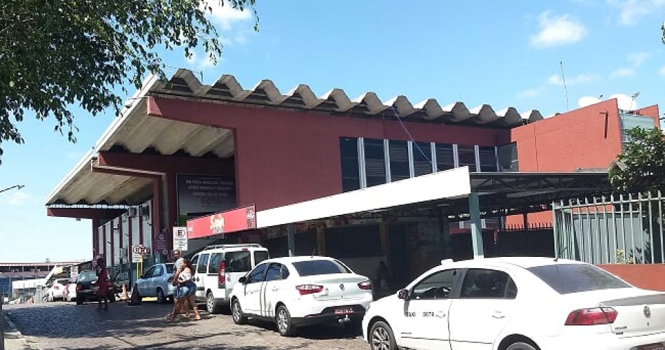 Projeto do vereador Galeguinho propõe mudanças nos pontos de táxi e aplicativos de transporte no Centro da cidade