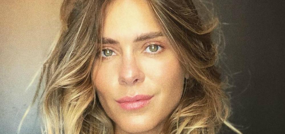 Cobrada por 'chatonautas', Carolina Dieckman explica que sofreu sim com a morte da mãe